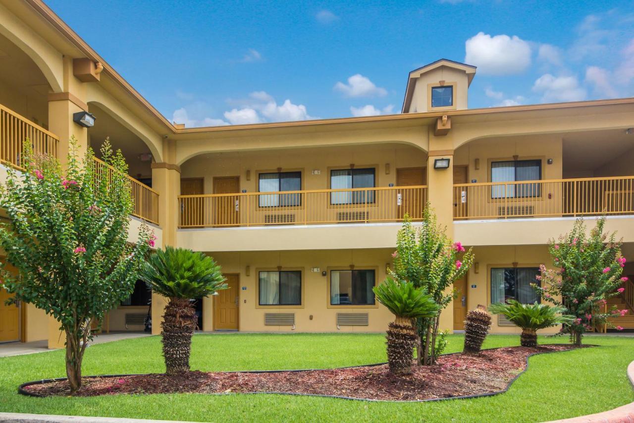 Americas Best Value Inn & Suites Tomball Dış mekan fotoğraf